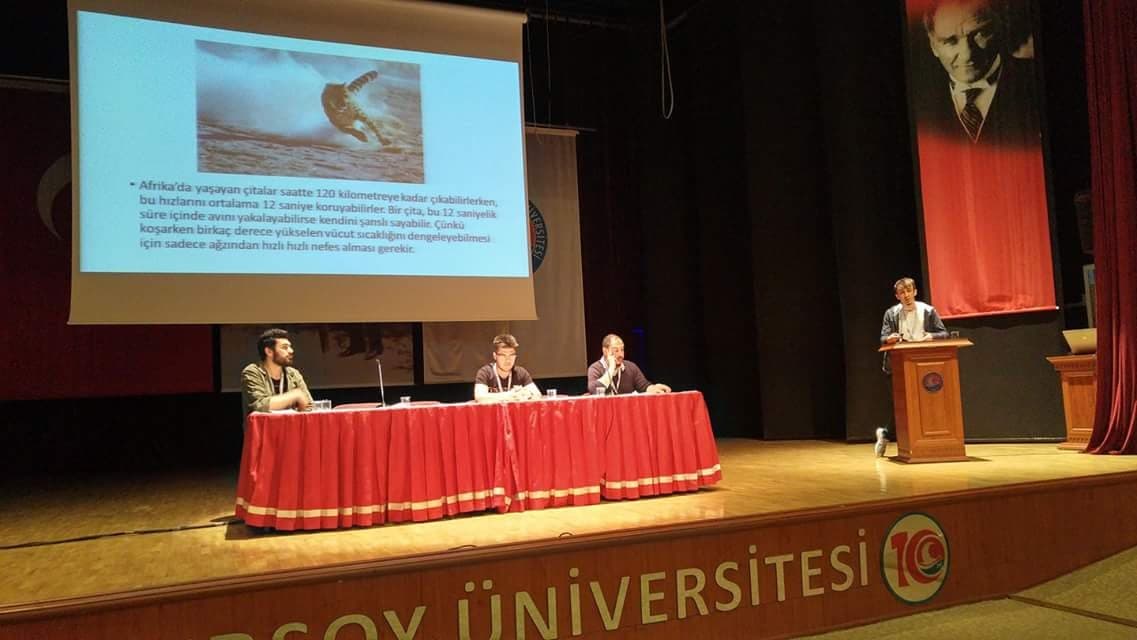 Me talking about endurance race in an anthropology conference.